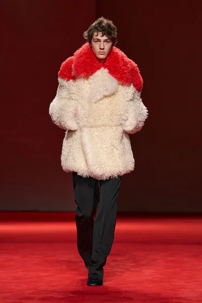Look 43